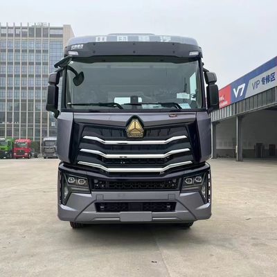 खरीदें डबल रो Howo Sinotruk ट्रैक्टर ट्रक 6x4 610hp 10 पहिया दूसरा हाथ online manufacture