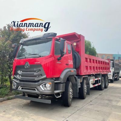 अच्छी कीमत 20 Cbm SINOTRUCK HOWO NX 8x4 डंप ट्रक 50 टन ऑनलाइन