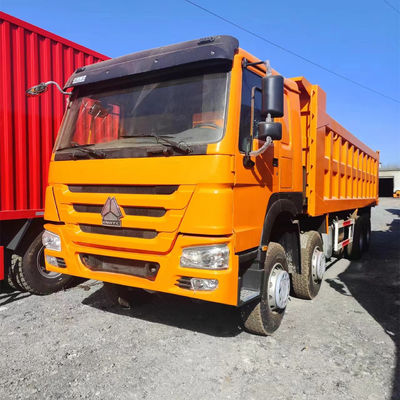 अच्छी कीमत सिनोट्रक 8x4 मॉडल 371hp डंप ट्रक यूरो 3 उत्सर्जन मानक के साथ बाएं पतवार टायर 12R20 ऑनलाइन